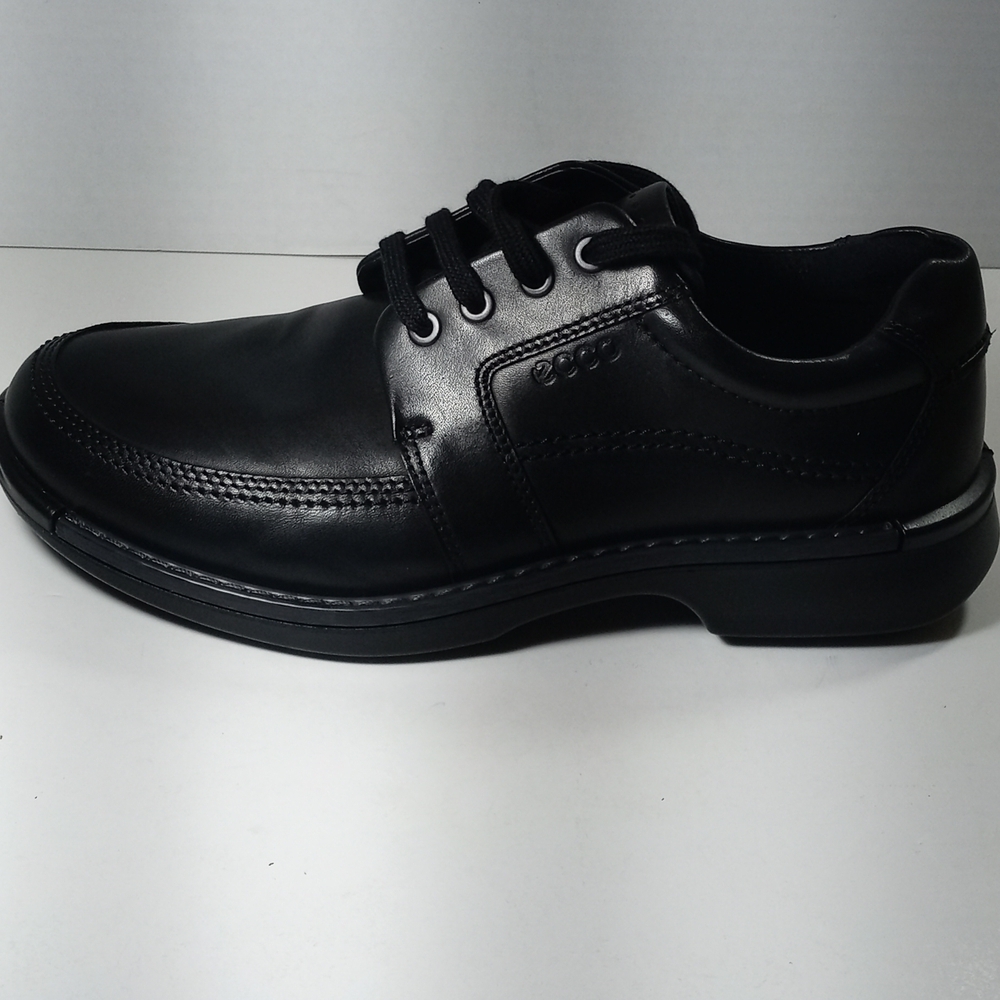Shoes - Picture 3 of 6